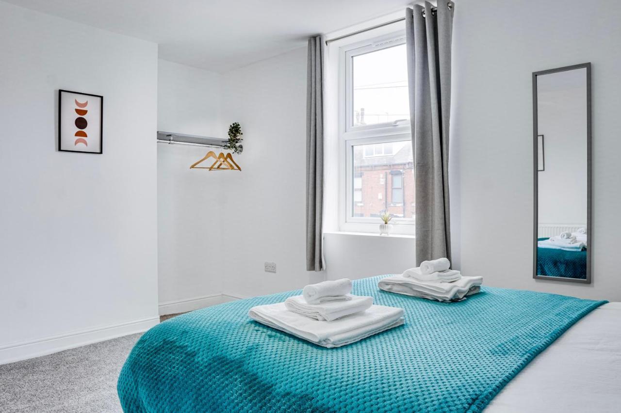Spacious 4 Bedroom House Near Leeds Cc Beeston Hill Екстериор снимка