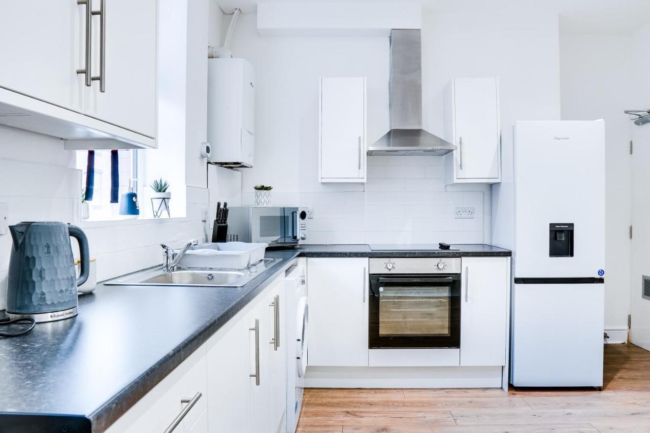 Spacious 4 Bedroom House Near Leeds Cc Beeston Hill Екстериор снимка